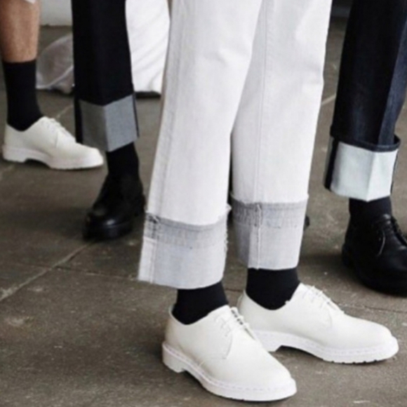 Dr. Martens Mono White Oxford Leather Shoes - Picture 2 of 11